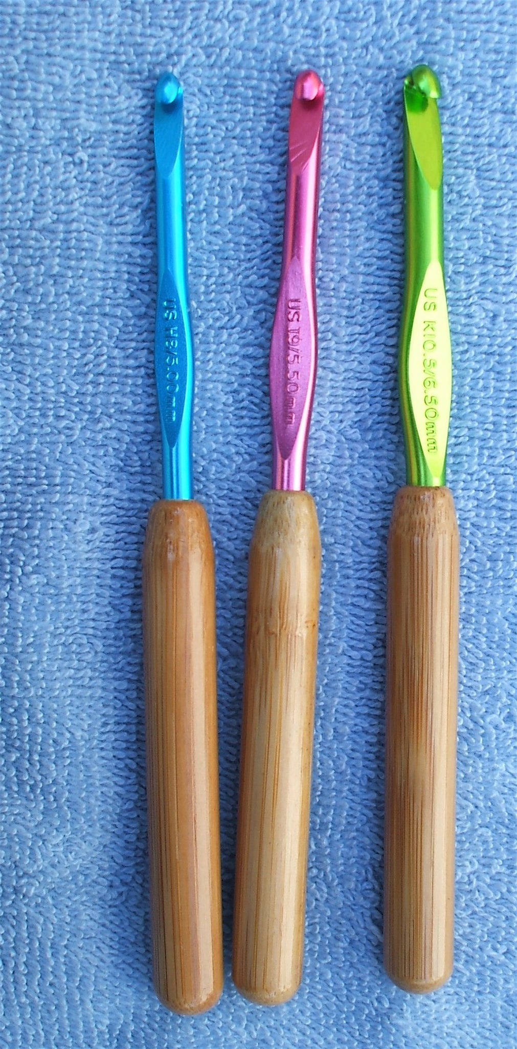 Crochet Hooks with Bamboo Handle 9mm Size M – Ewenited Stitches